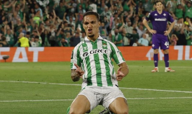 安东尼：我唯一的选择就是贝蒂斯，但我也非常感谢曼联